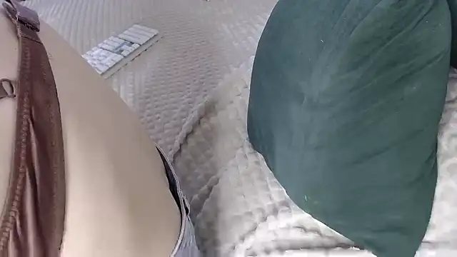 Kiradoll27 online show from 10.29.25