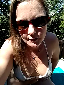 Snapshot of SwedishJennifer chatting on 05.29.26 SwedishJennifer online show from 05.29.26