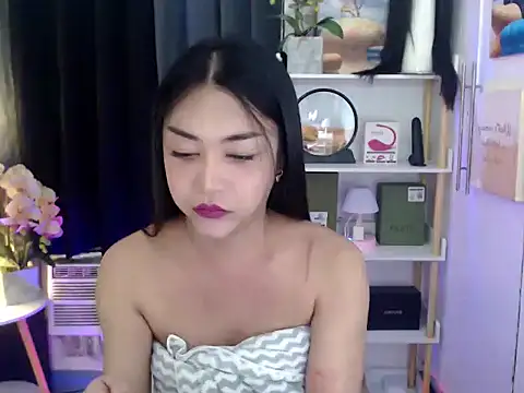 Snapshot of AsianMariaTs chatting on 12.13.24 AsianMariaTs online show from 12.13.24