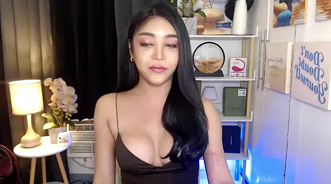 Snapshot of AsianMariaTs chatting on 01.13.25 AsianMariaTs online show from 01.13.25