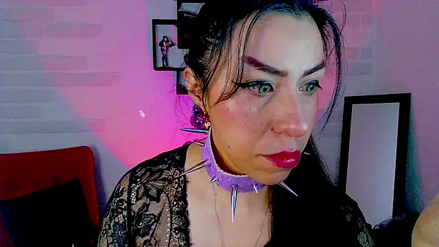 Snapshot of sky_girl1 chatting on 10.17.25 sky girl1 online show from 10.17.25