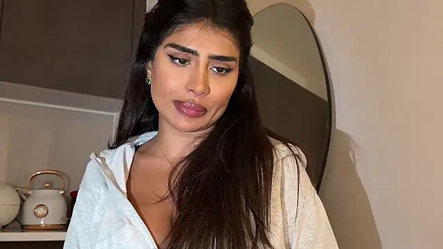 Snapshot of ArabicBarbie chatting on 11.27.25 ArabicBarbie online show from 11.27.25