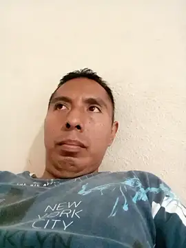 Snapshot of desnudo_Sexoxo chatting on 12.31.24 desnudo Sexoxo online show from 12.31.24