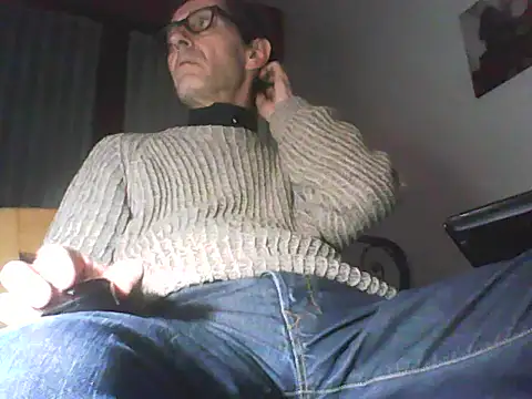 Snapshot of Moro_ra chatting on 11.14.25 Moro ra online show from 11.14.25