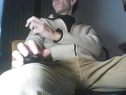 Snapshot of Moro_ra chatting on 11.25.25 Moro ra online show from 11.25.25