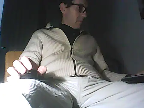 Snapshot of Moro_ra chatting on 12.04.25 Moro ra online show from 12.04.25