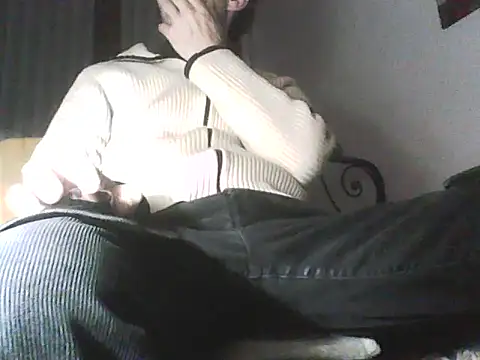 Snapshot of Moro_ra chatting on 12.16.25 Moro ra online show from 12.16.25