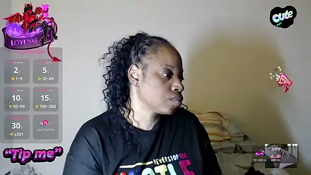 Sexymona1218 online show from 12.04.25