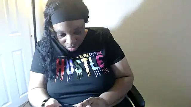 Sexymona1218 online show from 04.17.26