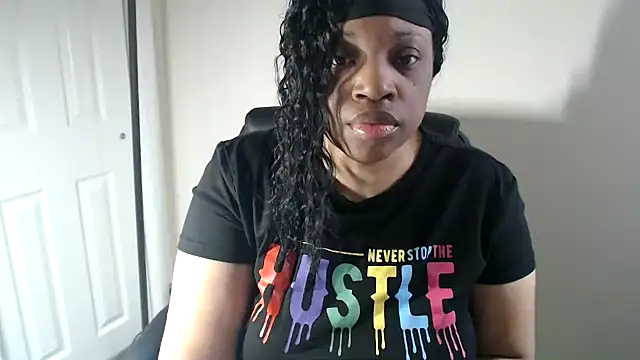 Sexymona1218 online show from 04.20.26