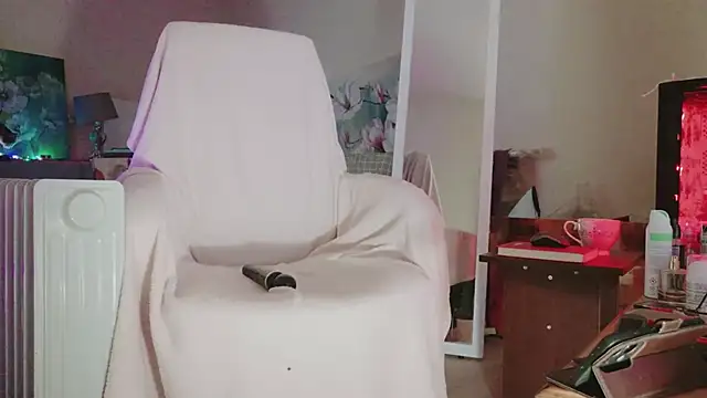 Snapshot of lara_heaven chatting on 03.01.26 lara heaven online show from 03.01.26