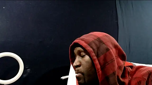 Snapshot of iBreakHeartz chatting on 12.06.24 iBreakHeartz online show from 12.06.24