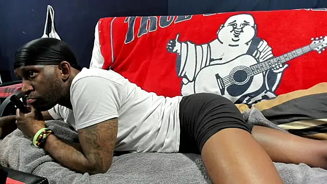 Snapshot of iBreakHeartz chatting on 12.24.24 iBreakHeartz online show from 12.24.24