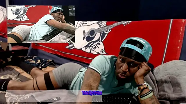 Snapshot of iBreakHeartz chatting on 01.16.25 iBreakHeartz online show from 01.16.25