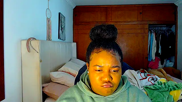 Snapshot of Daddys_girl1 chatting on 10.12.25 Daddys girl1 online show from 10.12.25