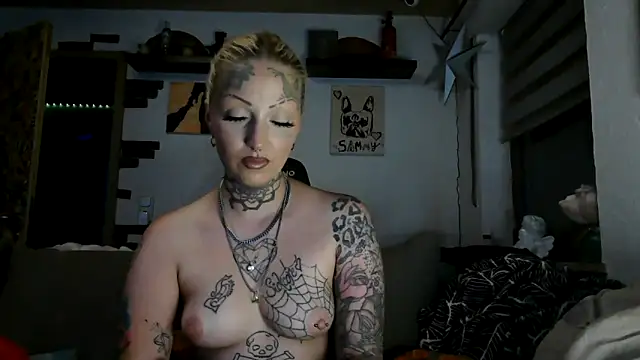 Snapshot of RoxxyInk chatting on 05.30.26 RoxxyInk online show from 05.30.26