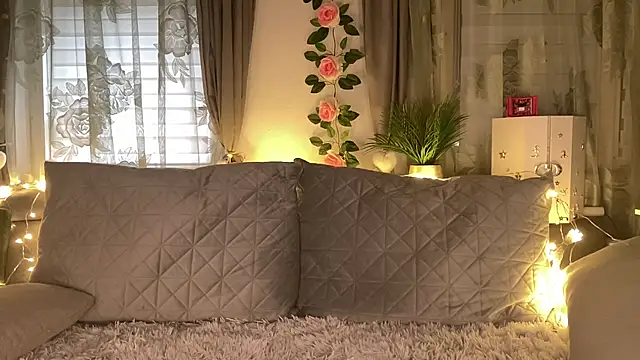 Monageil online show from 11.20.25