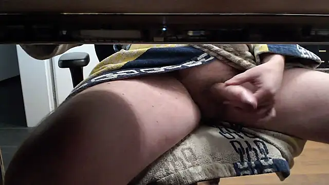 Snapshot of lover-76 chatting on 02.21.25 lover-76 online show from 02.21.25