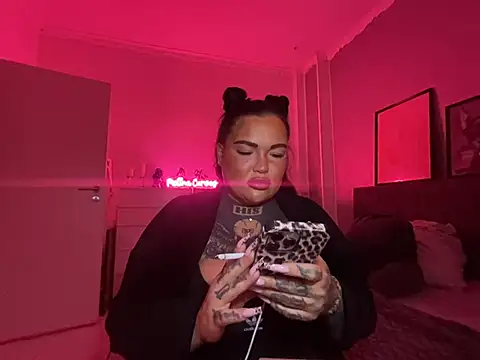  MelinaCurves  online show from 01.08.25