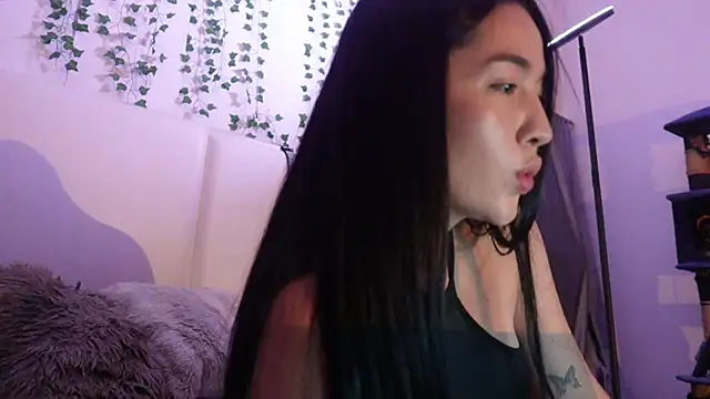 Snapshot of megaaann chatting on 12.14.25 megaaann online show from 12.14.25