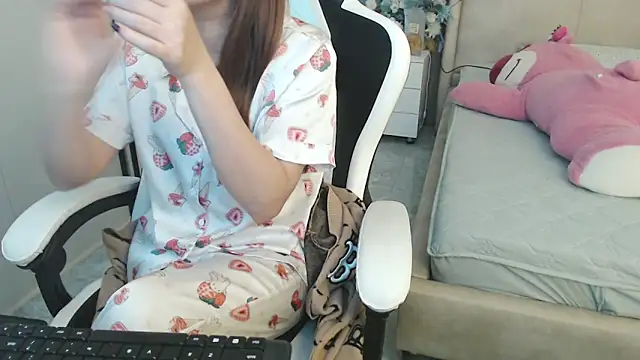 Snapshot of Hanako_love chatting on 01.15.25 Hanako love online show from 01.15.25