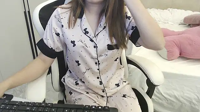 Snapshot of Hanako_love chatting on 02.06.25 Hanako love online show from 02.06.25