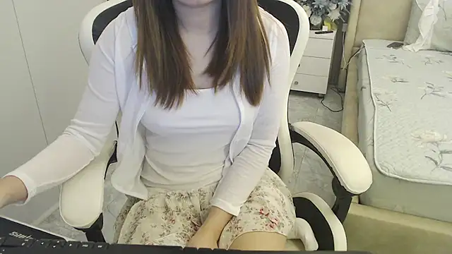 Snapshot of Hanako_love chatting on 02.25.25 Hanako love online show from 02.25.25