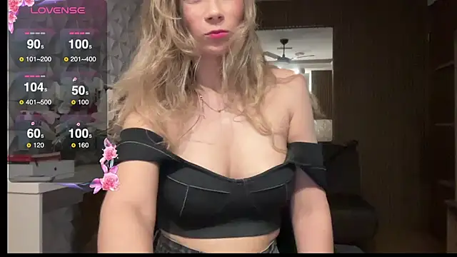 Snapshot of Leilacharlotte chatting on 12.07.24 Leilacharlotte online show from 12.07.24