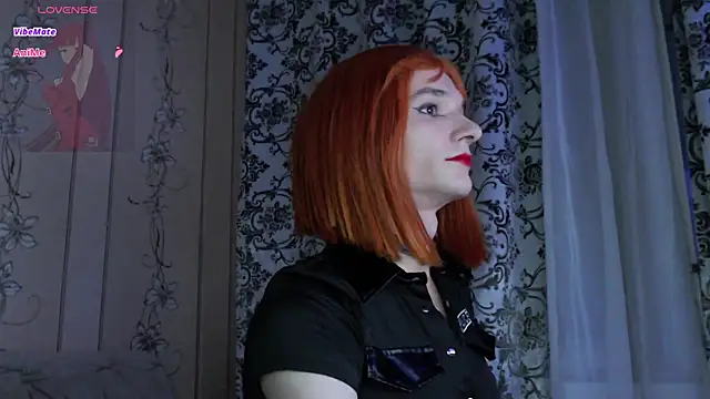 Snapshot of kisasuka chatting on 10.13.25 kisasuka online show from 10.13.25