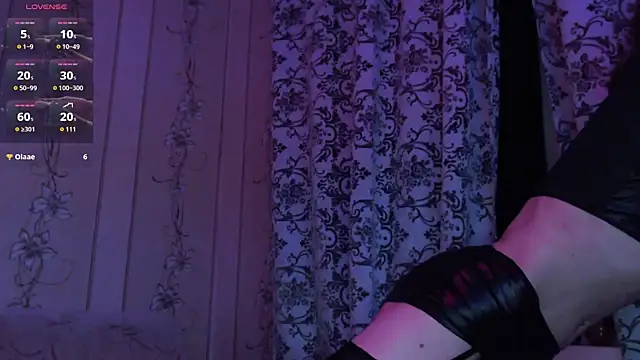 Snapshot of kisasuka chatting on 12.15.25 kisasuka online show from 12.15.25