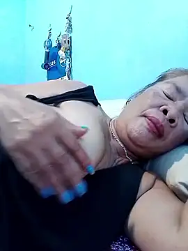 Snapshot of sexylizzy4u chatting on 10.14.25 sexylizzy4u online show from 10.14.25