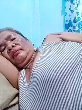 Snapshot of sexylizzy4u chatting on 10.15.25 sexylizzy4u online show from 10.15.25