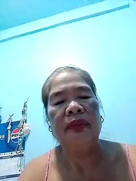 Snapshot of sexylizzy4u chatting on 10.21.25 sexylizzy4u online show from 10.21.25