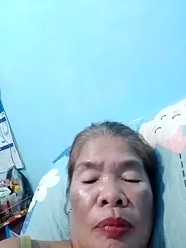 Snapshot of sexylizzy4u chatting on 10.23.25 sexylizzy4u online show from 10.23.25