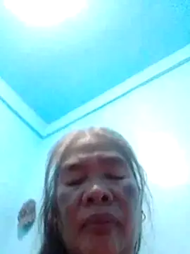 Snapshot of sexylizzy4u chatting on 10.24.25 sexylizzy4u online show from 10.24.25