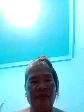 Snapshot of sexylizzy4u chatting on 10.26.25 sexylizzy4u online show from 10.26.25