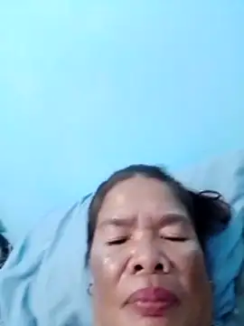 Snapshot of sexylizzy4u chatting on 10.31.25 sexylizzy4u online show from 10.31.25