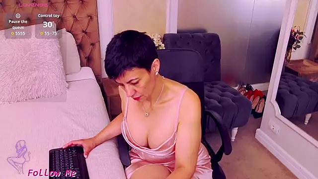 BustyPenellope online show from 06.26.26