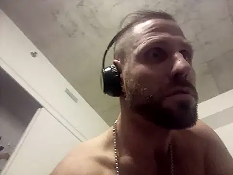 Snapshot of FckbbOy chatting on 12.27.24 FckbbOy online show from 12.27.24