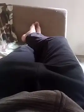 garoto1997 online show from 10.31.25