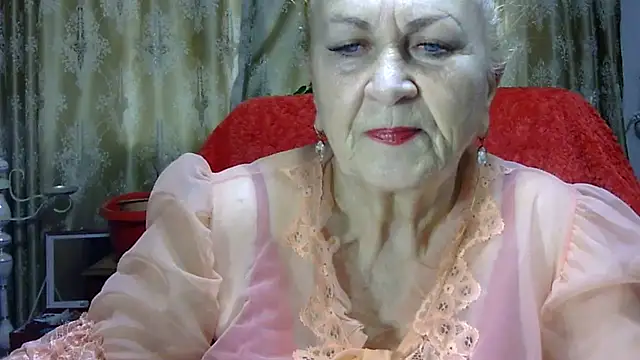 Snapshot of Emma52610 chatting on 12.07.24 Emma52610 online show from 12.07.24