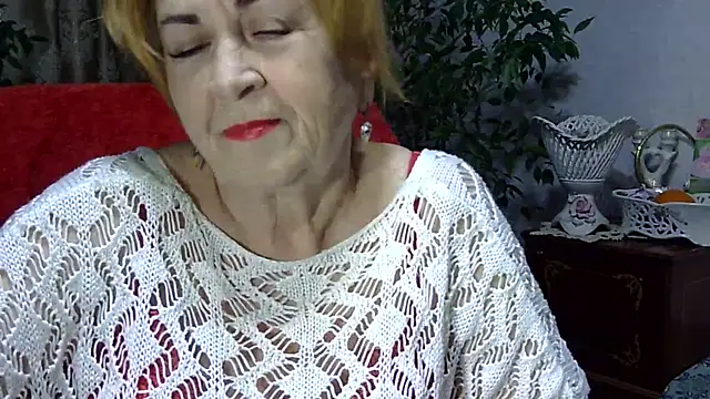 Snapshot of Emma52610 chatting on 12.28.24 Emma52610 online show from 12.28.24