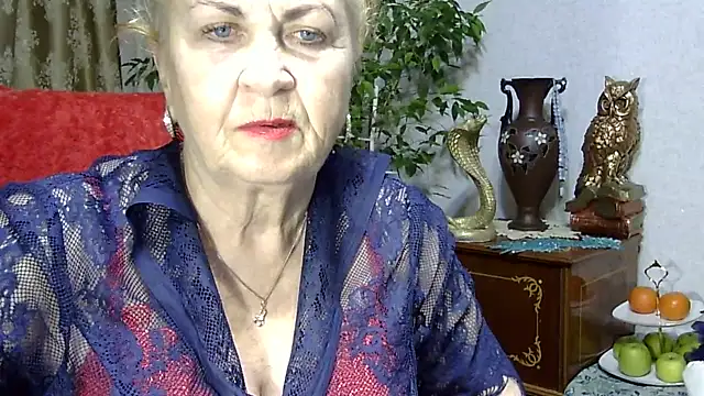 Snapshot of Emma52610 chatting on 02.08.25 Emma52610 online show from 02.08.25