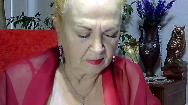 Snapshot of Emma52610 chatting on 03.16.25 Emma52610 online show from 03.16.25