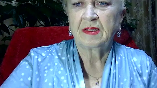 Snapshot of Emma52610 chatting on 11.07.25 Emma52610 online show from 11.07.25