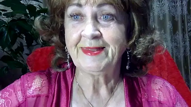 Snapshot of Emma52610 chatting on 11.22.25 Emma52610 online show from 11.22.25