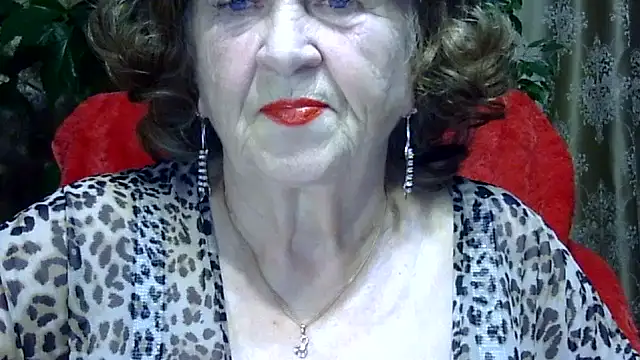 Snapshot of Emma52610 chatting on 11.28.25 Emma52610 online show from 11.28.25