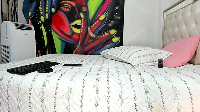 luna sexxy online show from 04.23.26