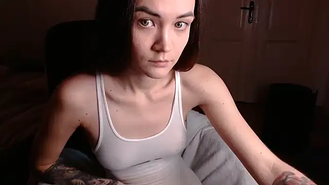 EvelynGG online show from 12.18.24