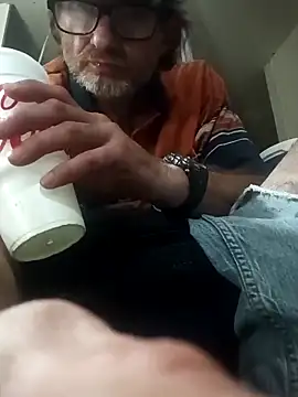 Snapshot of ROBERT0516 chatting on 09.11.25 ROBERT0516 online show from 09.11.25